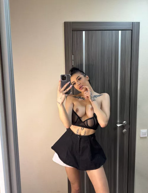 I love dancing in front of the mirror it's so cute by dismallythrone79