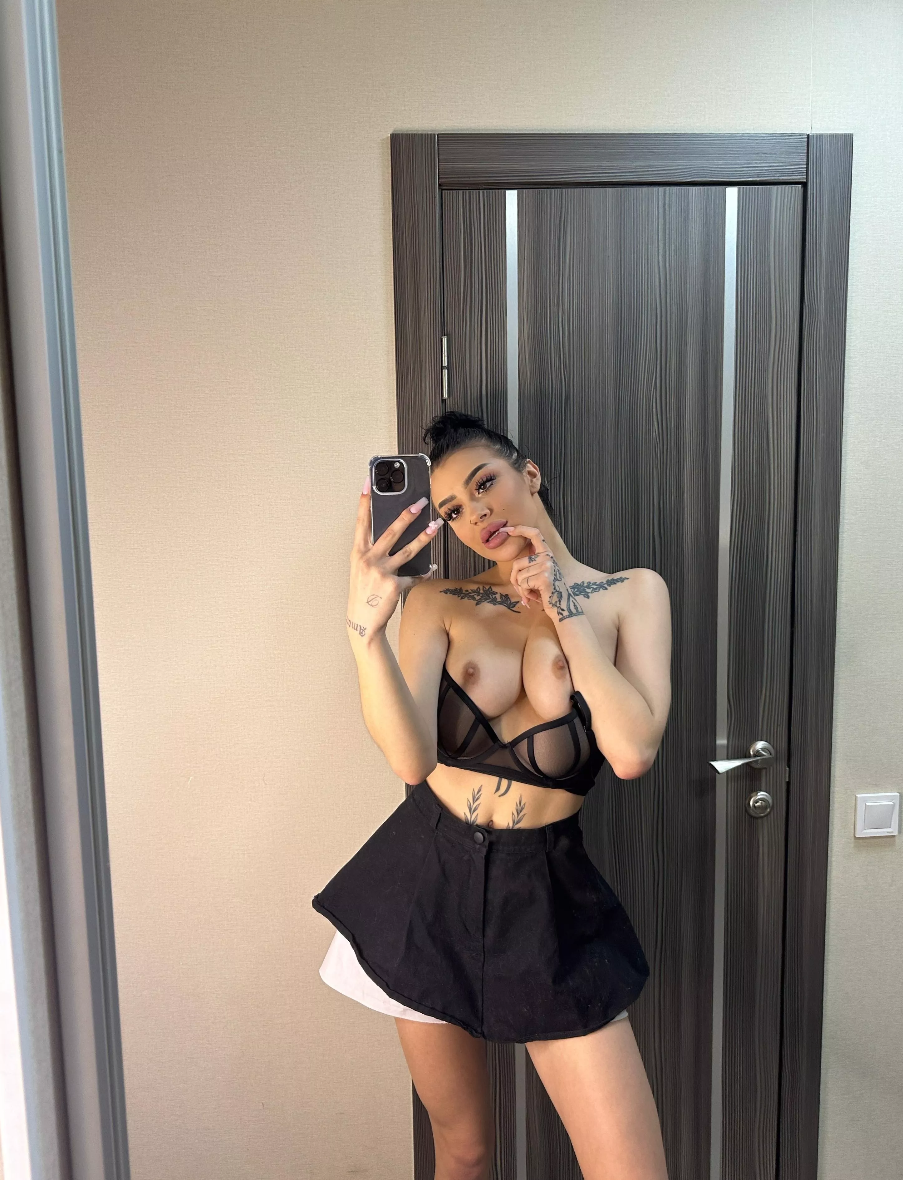 I love dancing in front of the mirror it's so cute posted by dismallythrone79