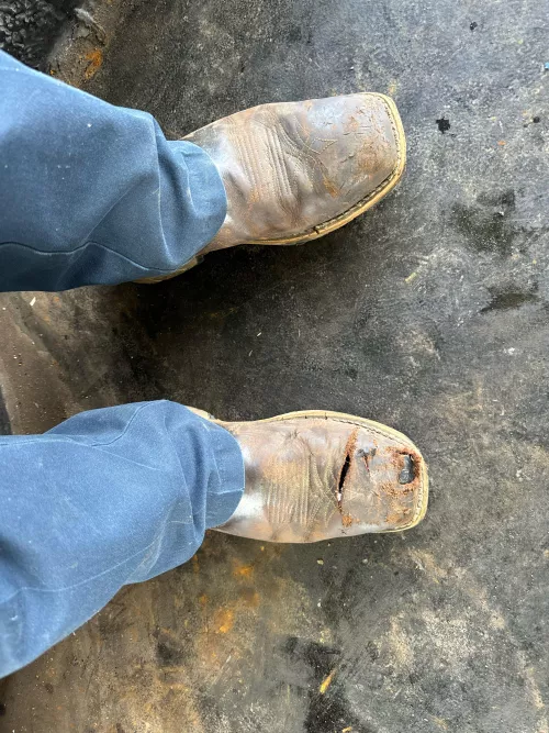 Irish setters i wear a 10/10.5 i cant tell whether i need a 8.5 or these 9s by Separate_Drive_3311