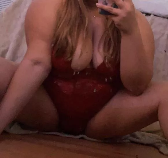 Just a naughty wife taking pics for people that aren’t my husband 😈😈 posted by southfreak19