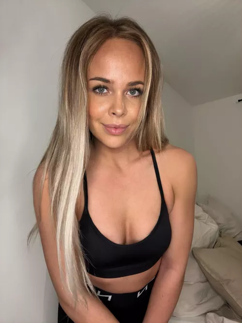 Kinda insecure about my body , i need compliments from elderly men IUTR by lewysgm