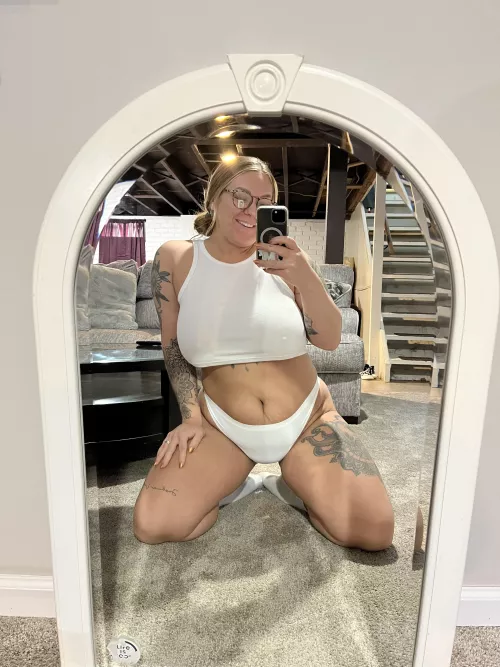 Mirror selfie smiles by BustyBaylee93