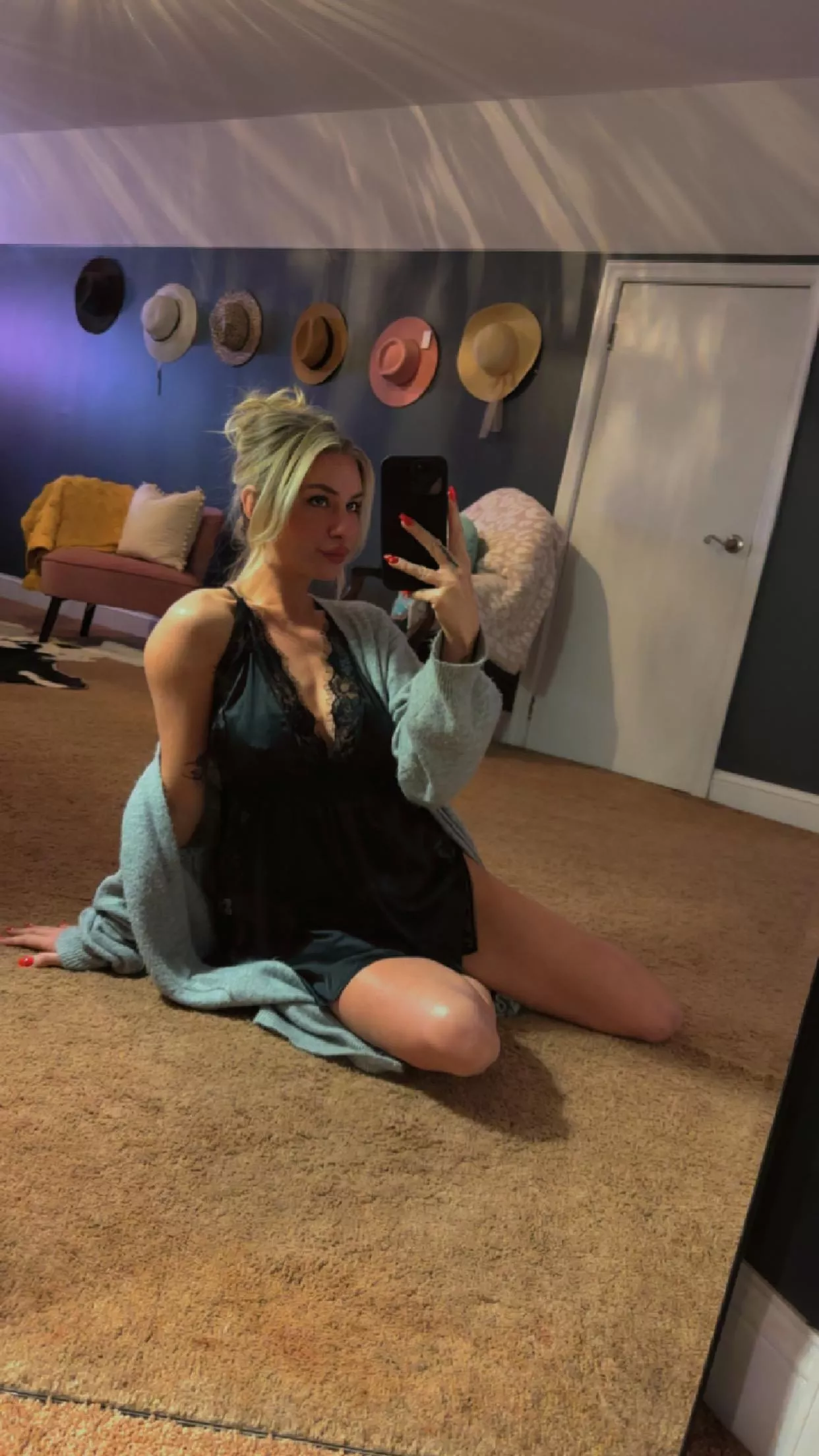 Mommy needs a little teasing baby. posted by ReggieDV