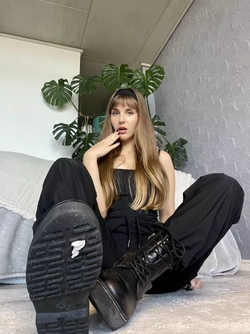 Oops, I have no idea how that got there. You’re still going to clean it off for me though, right? by ruleranura