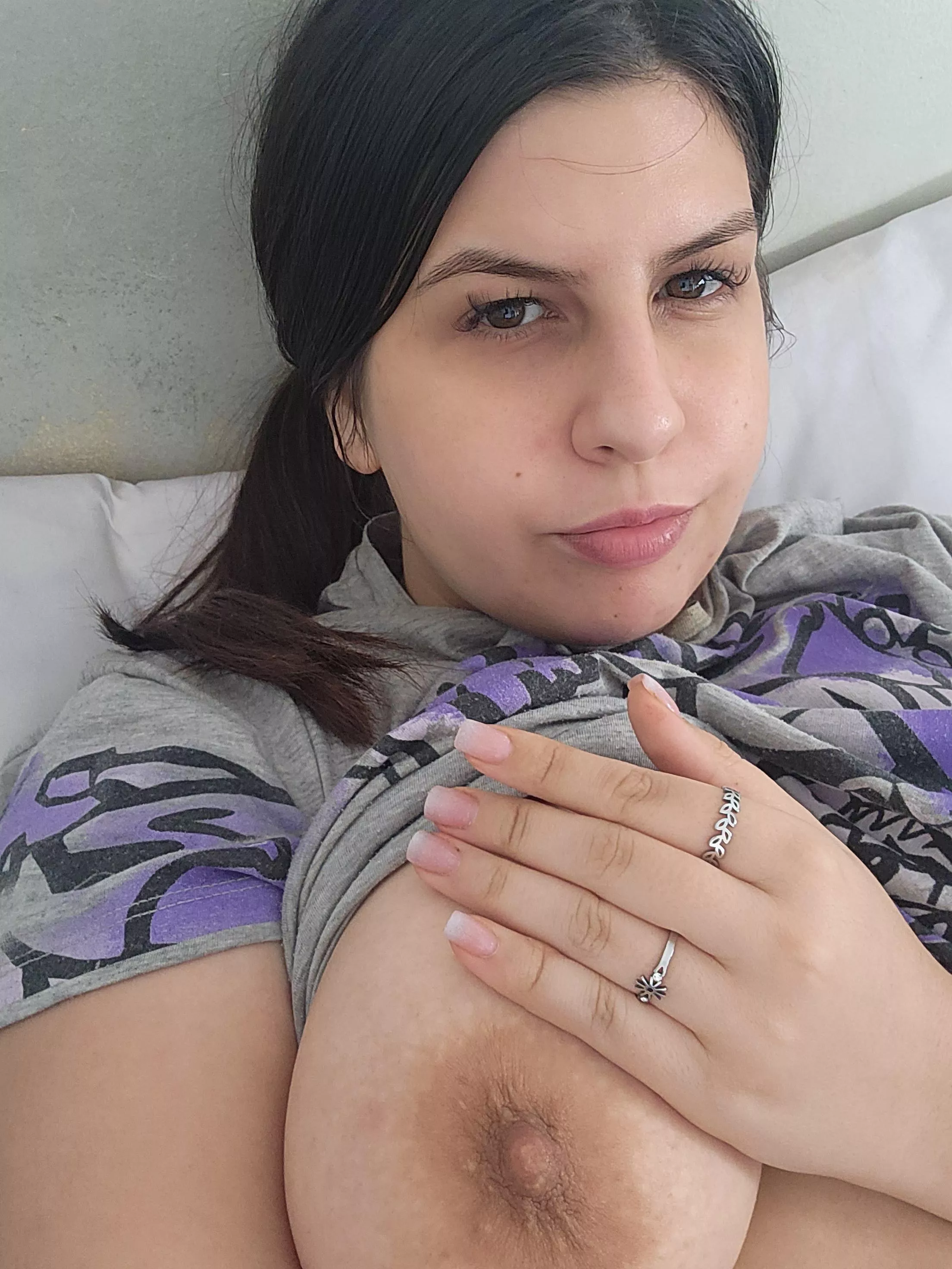 Perfect nails to touch my boobs posted by abbysweet_