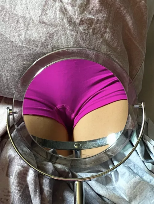 Pink cameltoe is the better one by reginadeipiedini