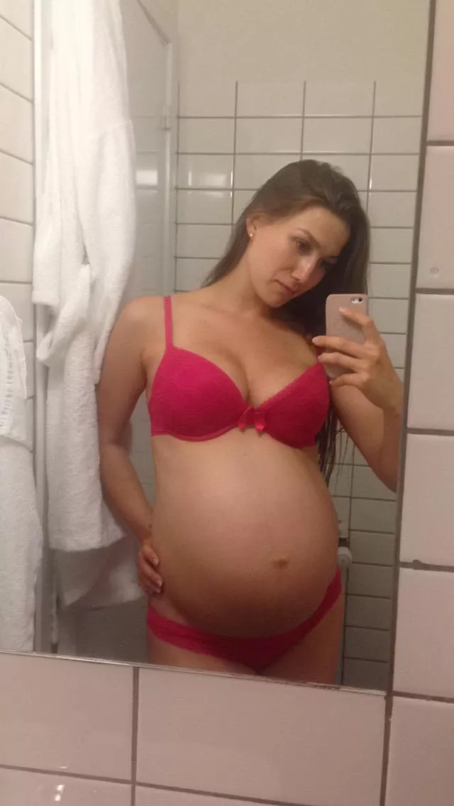 Ready for bed, you coming too Daddy? posted by SnowWhiteDK