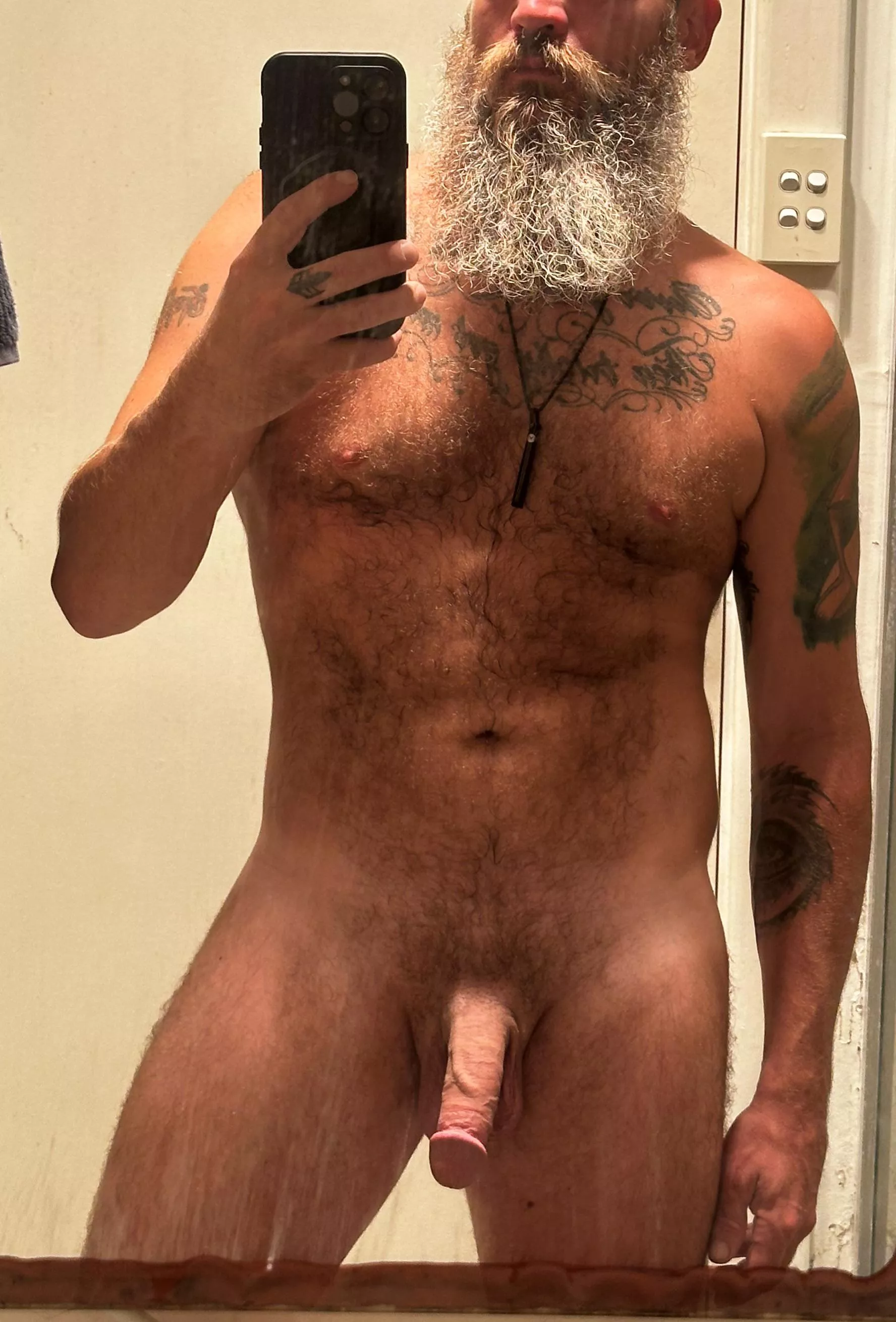 Salt and pepper dilf (46) posted by idratherbenudist