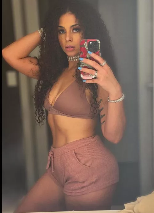 Samantha Irvin by NoOne-Really11