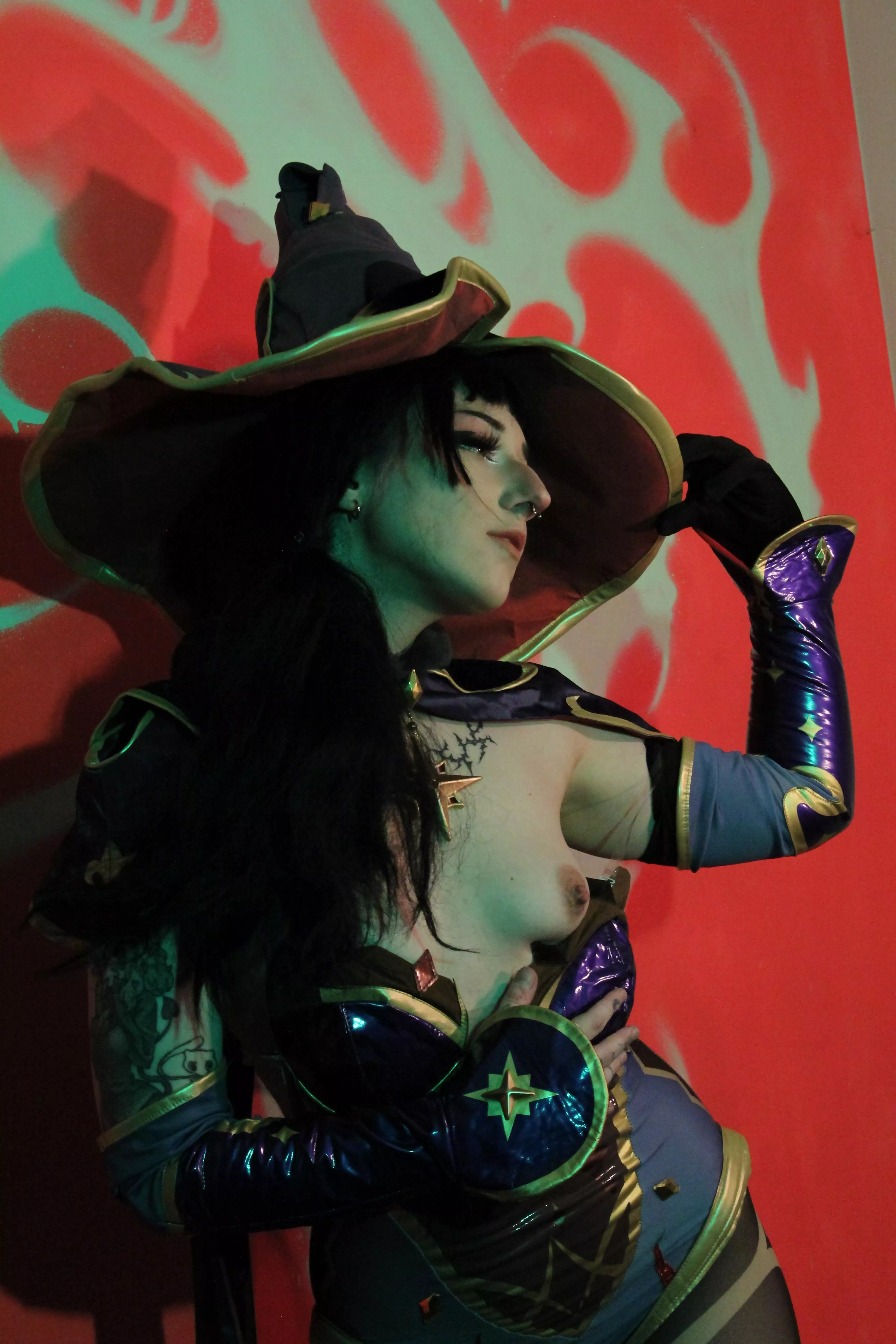 Since y’all liked my Mona cosplay and complimented my titts - here’s more uncensored;3 posted by Locorory