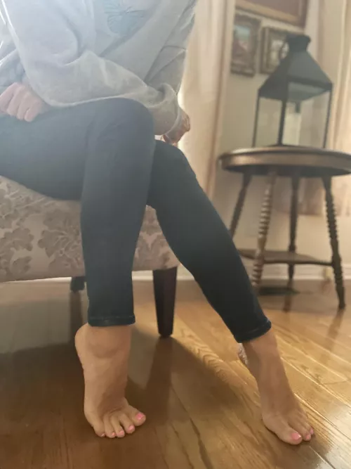Sometimes bare foot in jeans with a big cozy sweater is sexy too by pixiefeet76