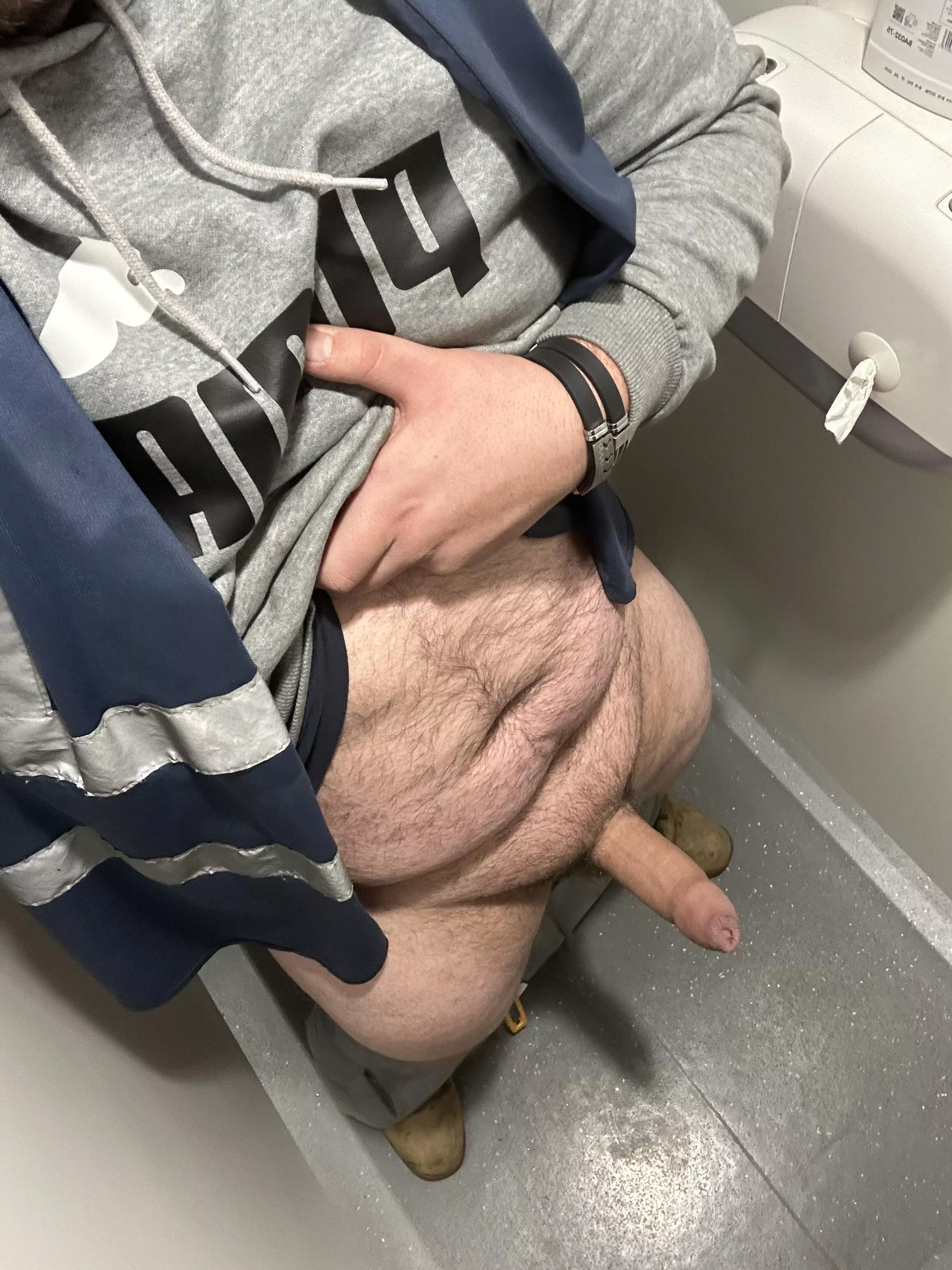 Spread that ass posted by DeskZealousideal7140