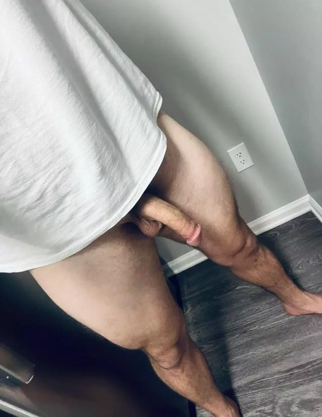 Squeeze my thighs and suck my cock! posted by Braindeadviews