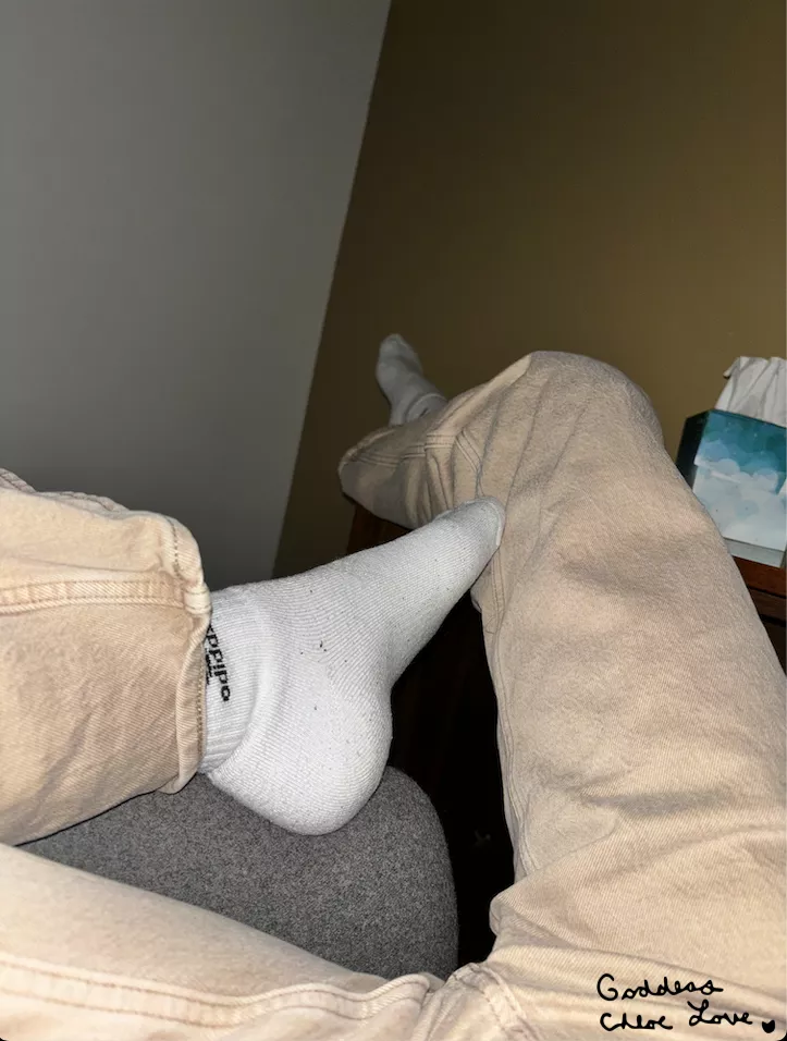 the weekend is almost here l0ser [F]23 posted by Goddess_ChloeLove