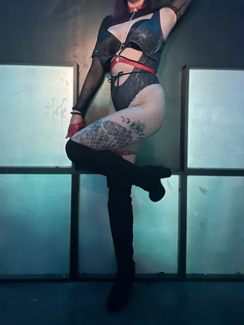 Thigh highs to get you feeling high by empress_amethyst