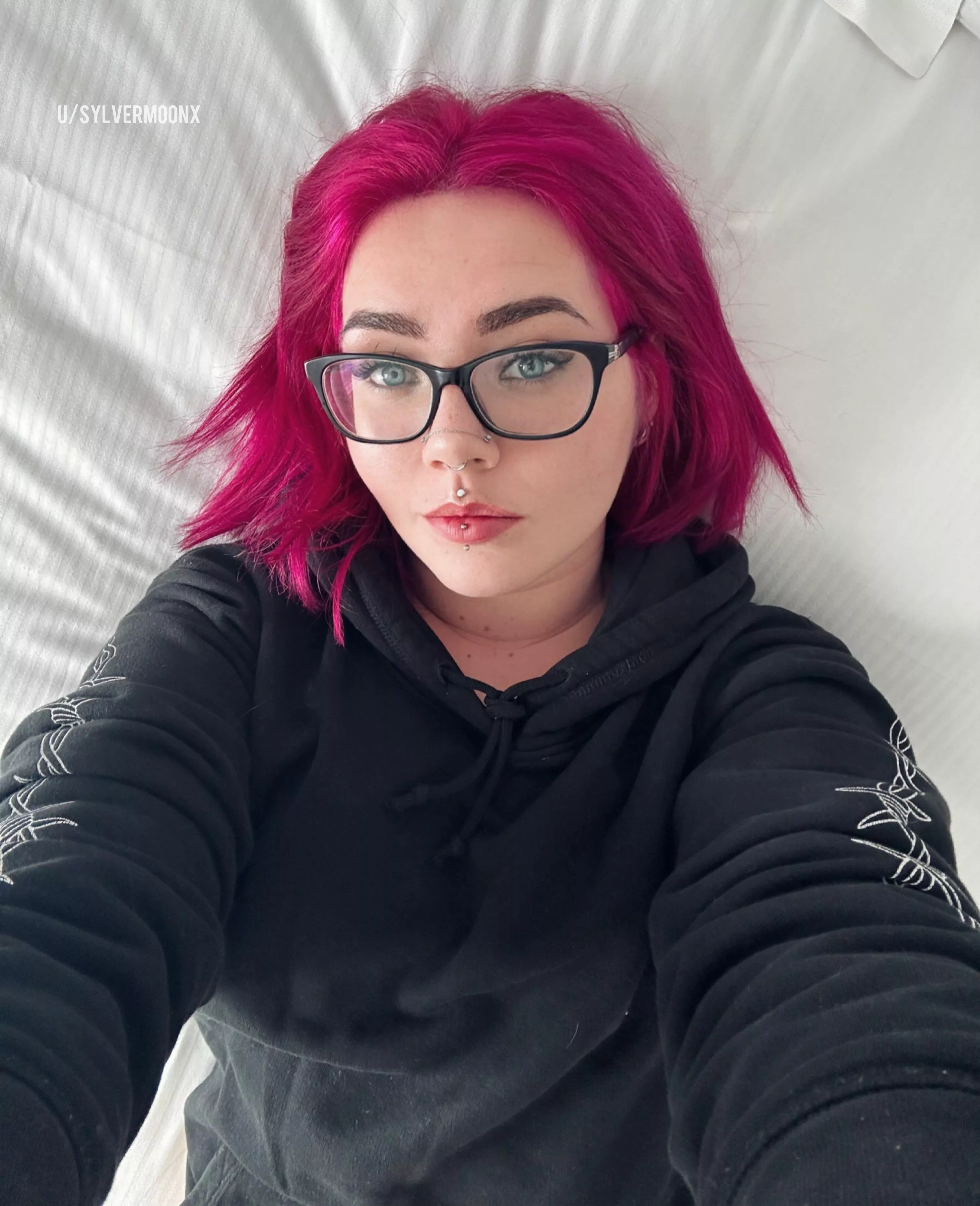 trying to look cute even when i’m wearing an oversized hoodie posted by sylvermoonx