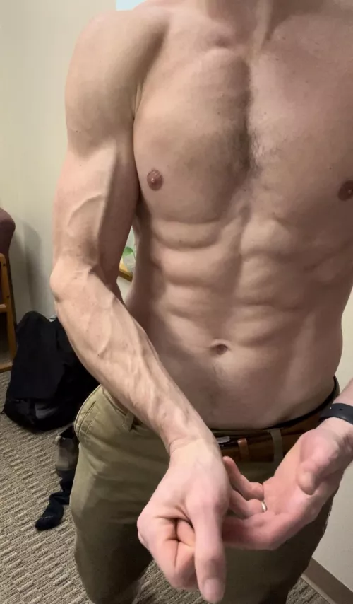 Veins really showing out today by Shred_and_Bread