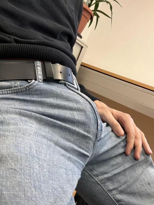 Wanna help me get it out so I can fuck you on my office chair? by personne_inconnu