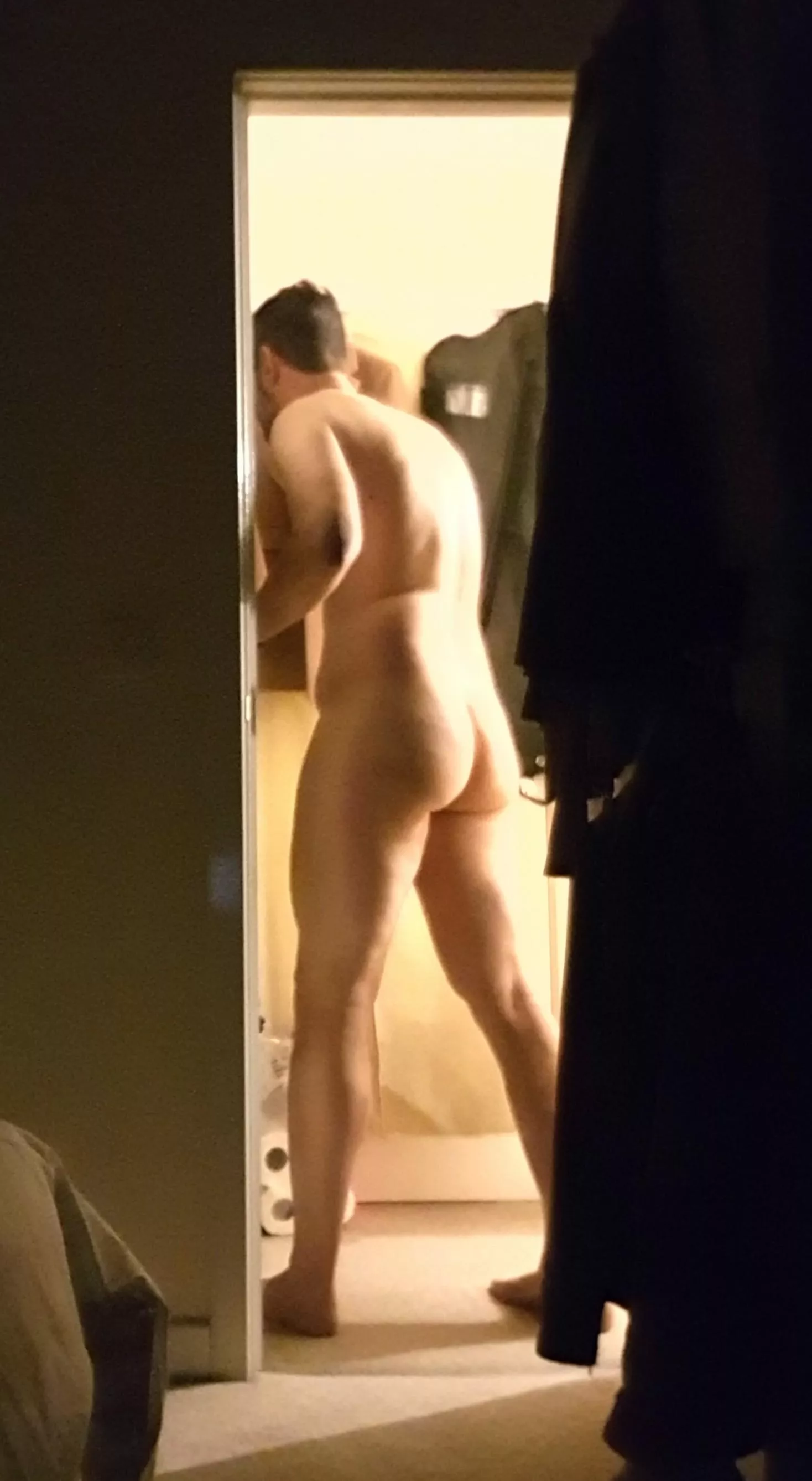 Who else loves sleeping naked? (49) posted by Party_Chorizo