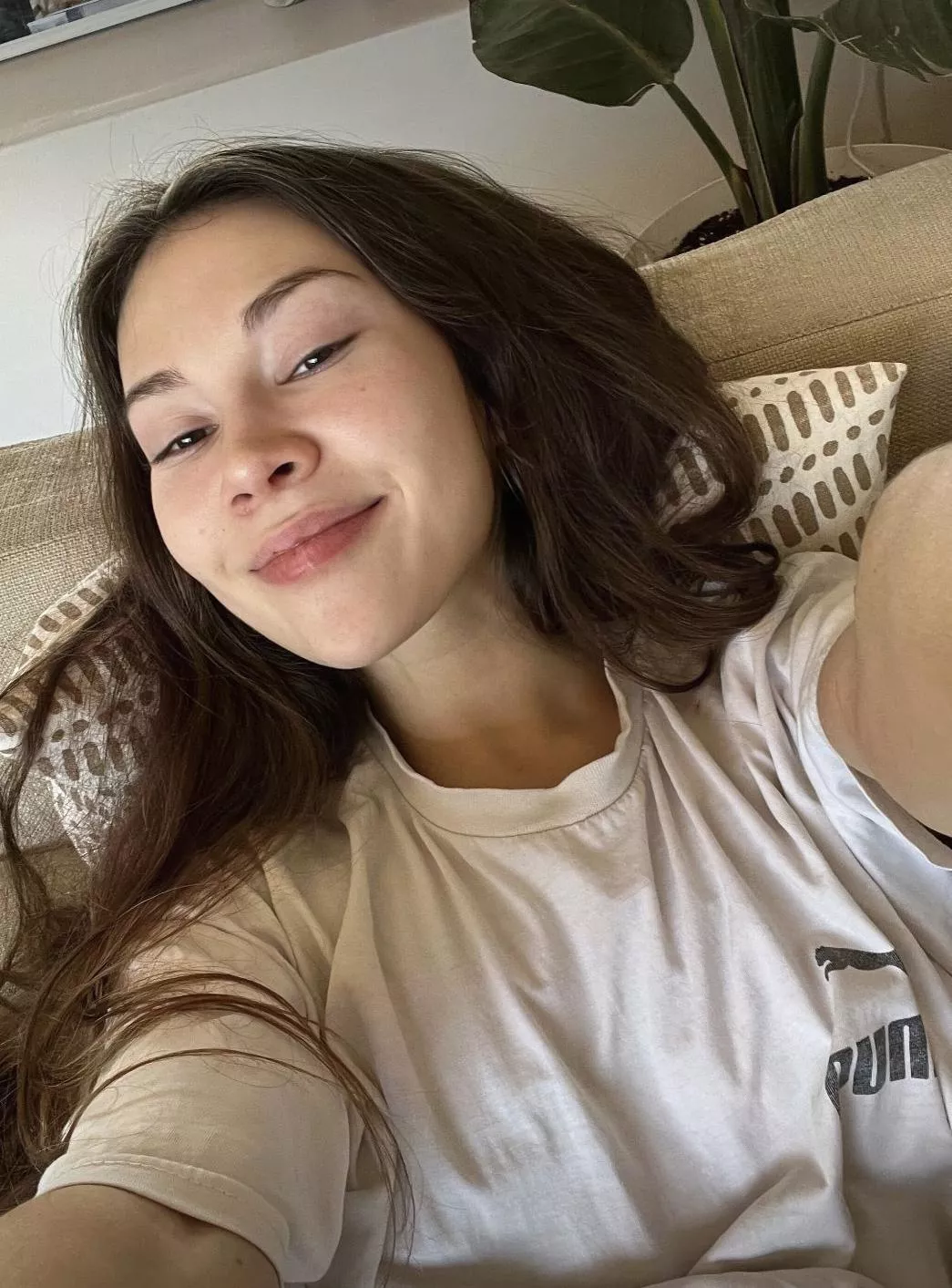 Who wants to get themselves a perfectly submissive little slut? posted by anakarina1236so