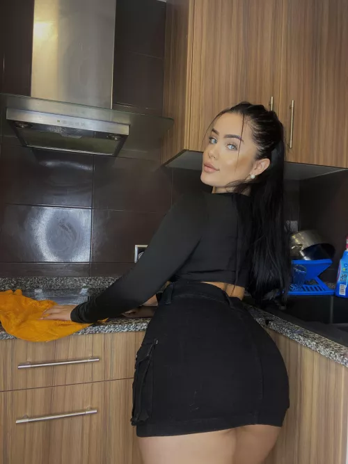 Would you date a chubby girl who cooks dinner for you? by darthvader599