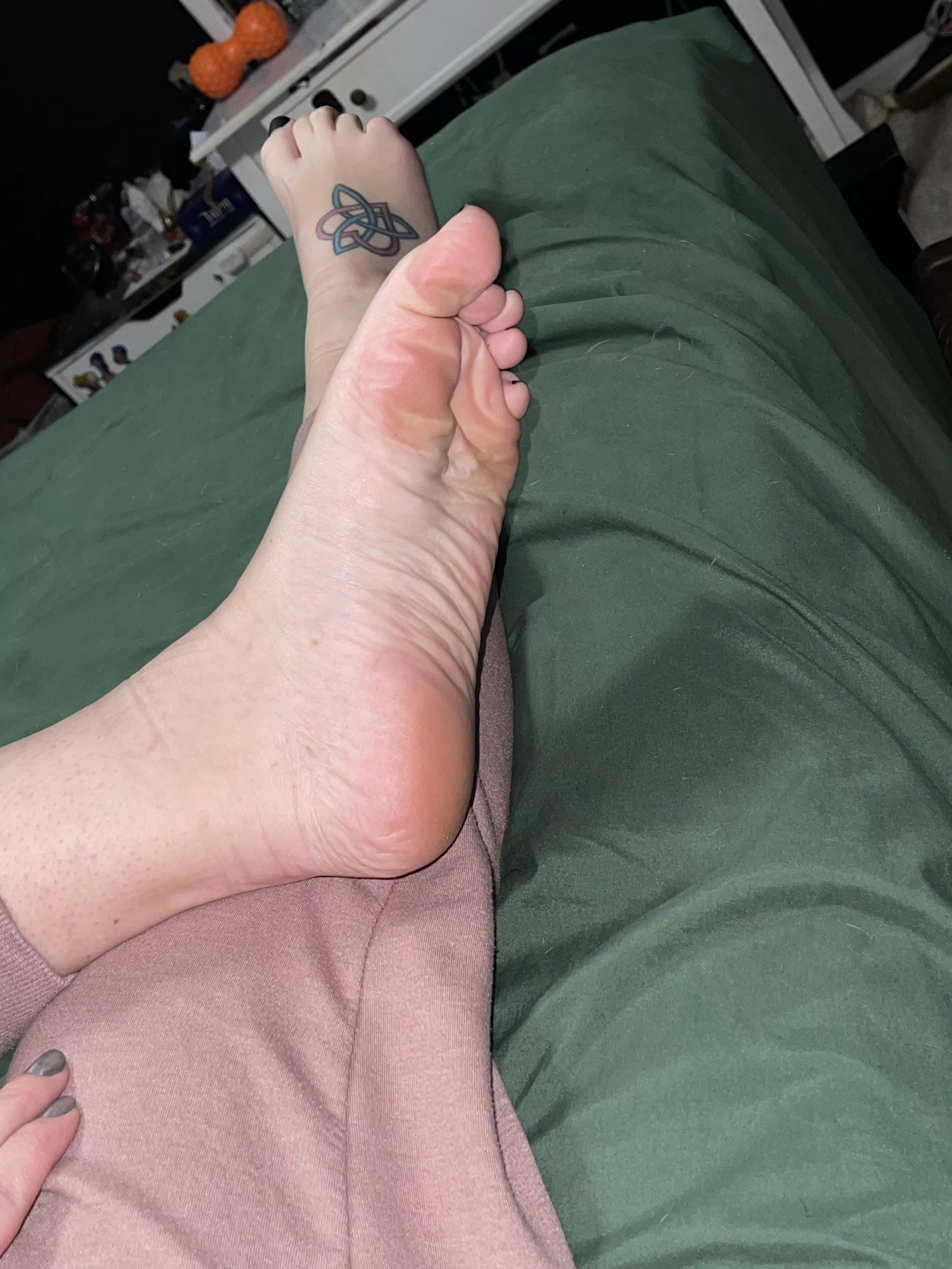 Wrinkled soles posted by Pedes_Laeti