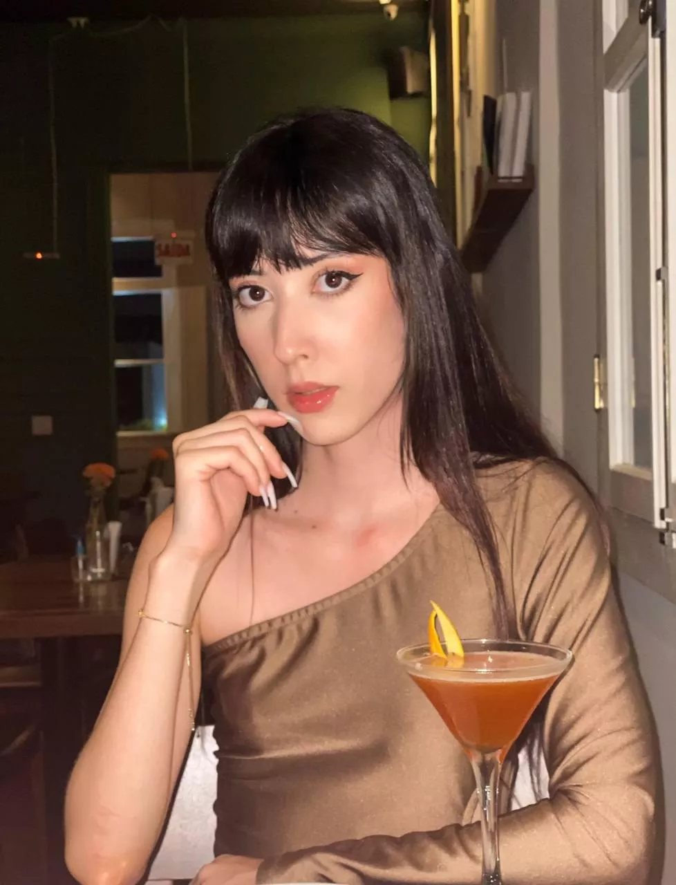 you would love to date a classy girl posted by your_natural_beauty