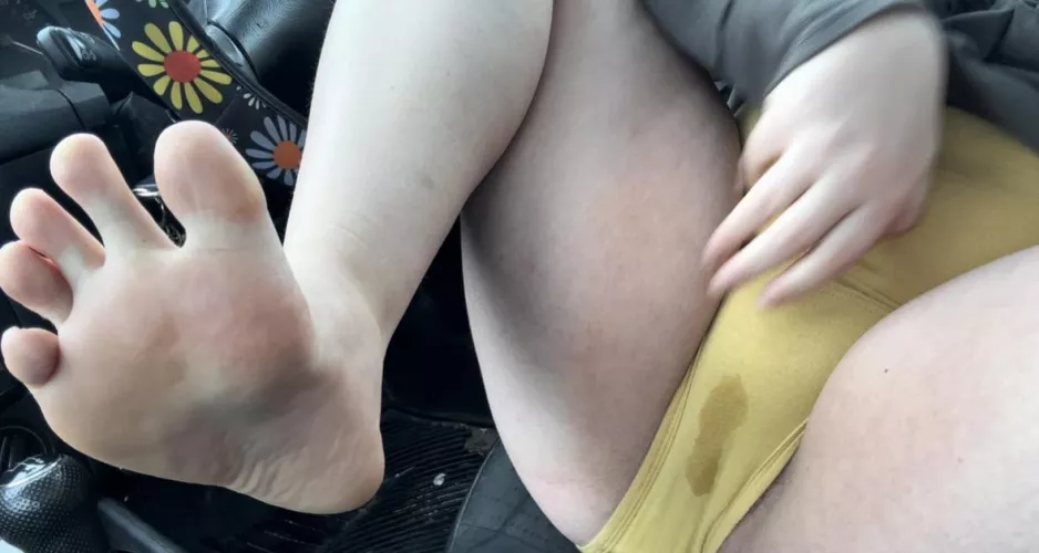 You’ll have to suck my toes before I let you in my wet panties 🥵😈 by oilytoedbabe