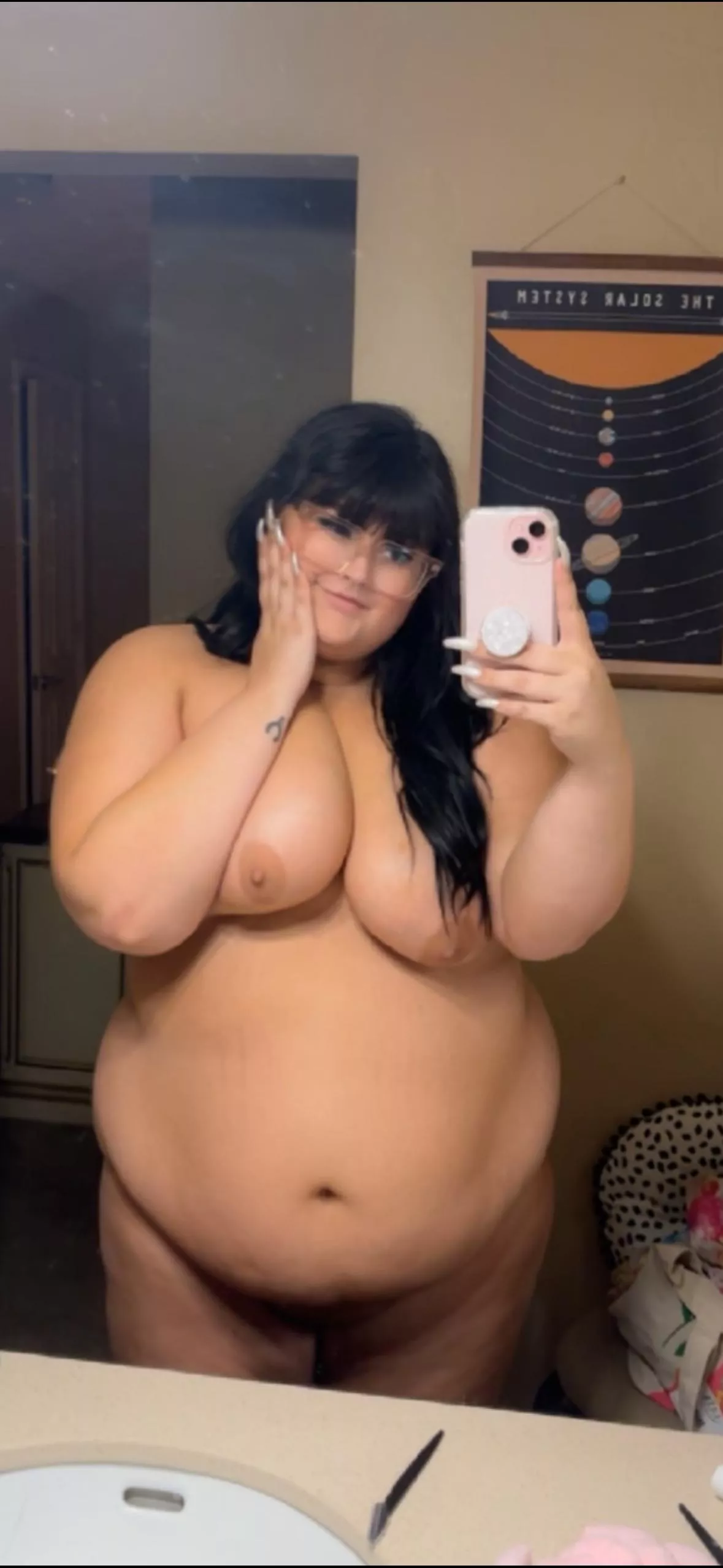 20 minutes til my birthday 🥳 come celebrate with me alllll night long 😛 posted by completeuphoria