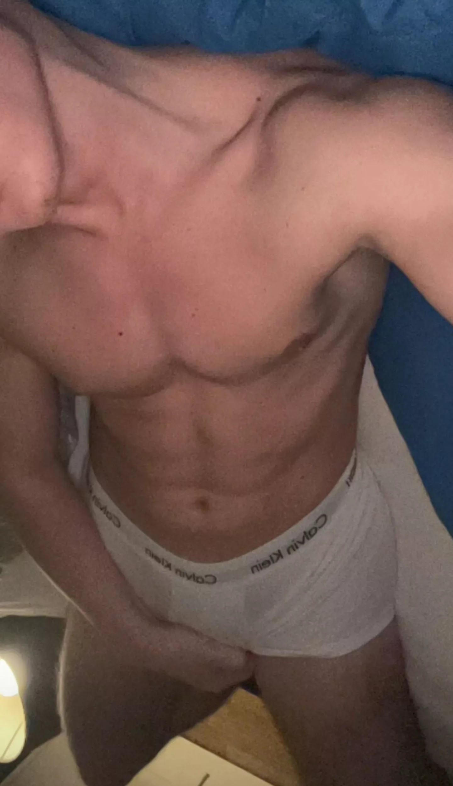 24 straight guy here. Looking for guys with abs. Please message me here or add my instagram: batica_gym99 posted by Batica_gym99