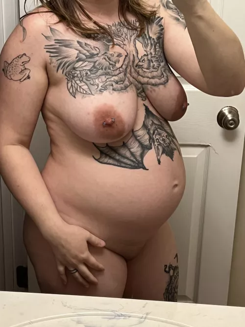 5’3 and 21 weeks pregnant 🐮 by nordicvvitch