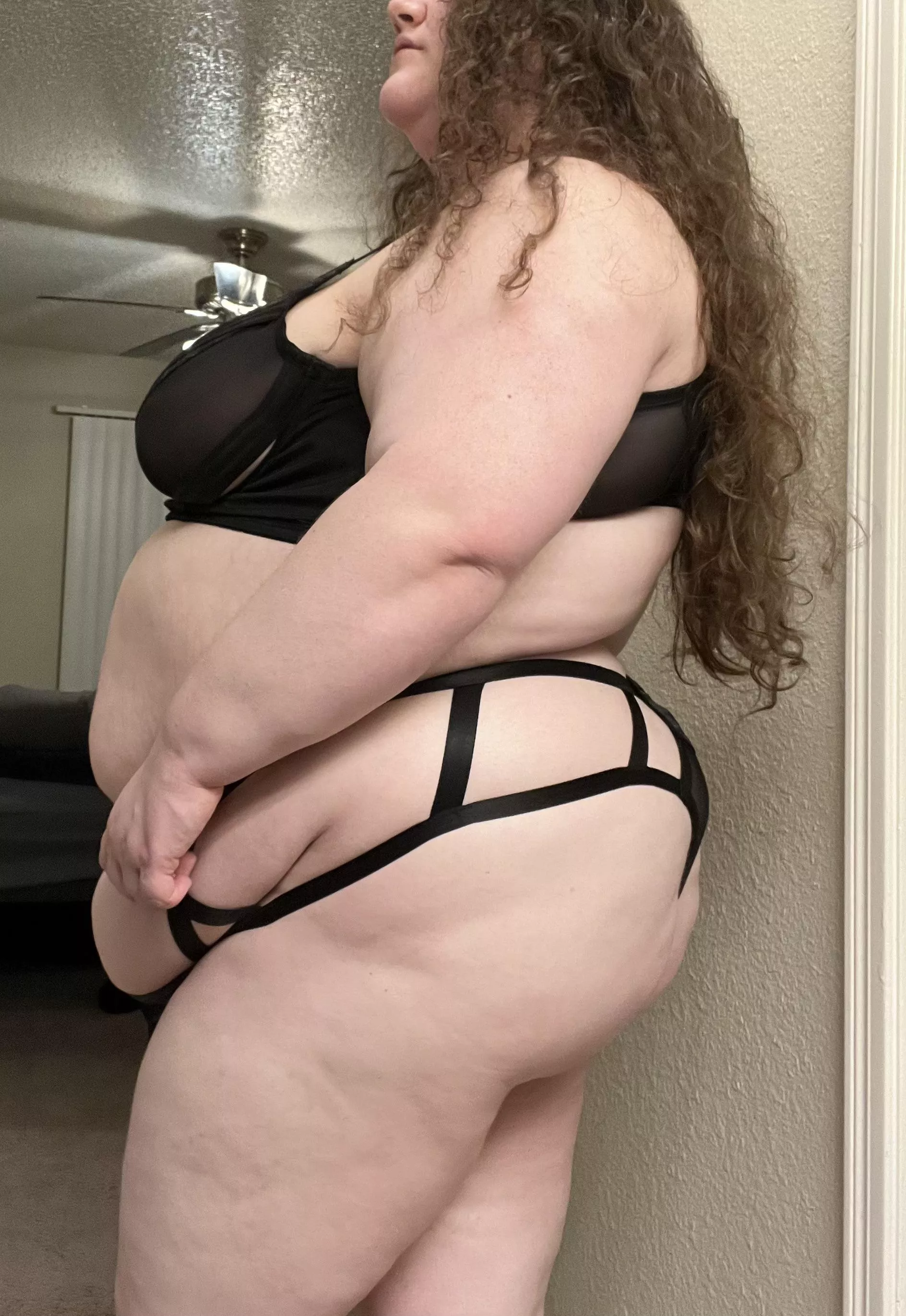 Can I be your late night jerk off material? posted by arealhandful