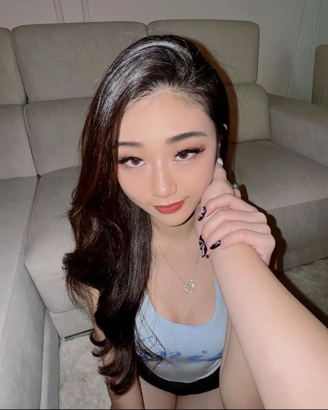 Clingy posted by AERO-WAVE