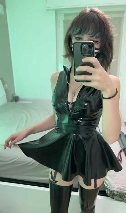 Could I seduce you on a first date ? by poisonevel