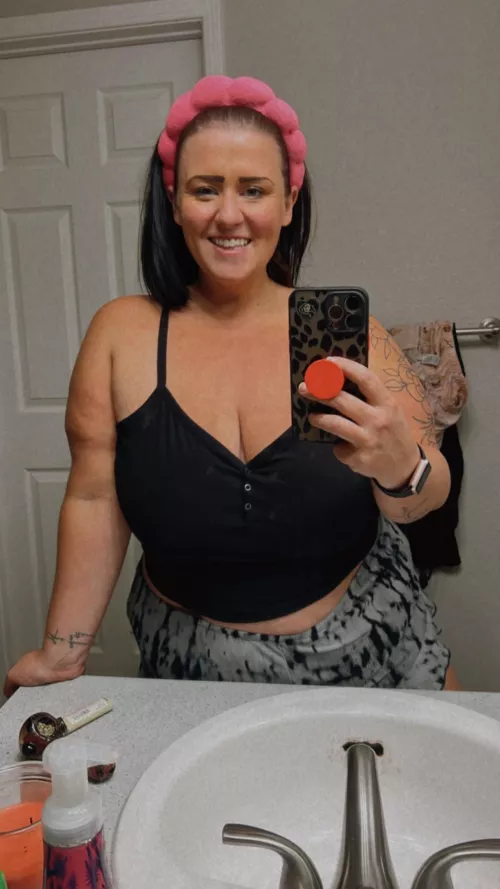 cozy vibes alllll day today 😋 by bustyxbabyx