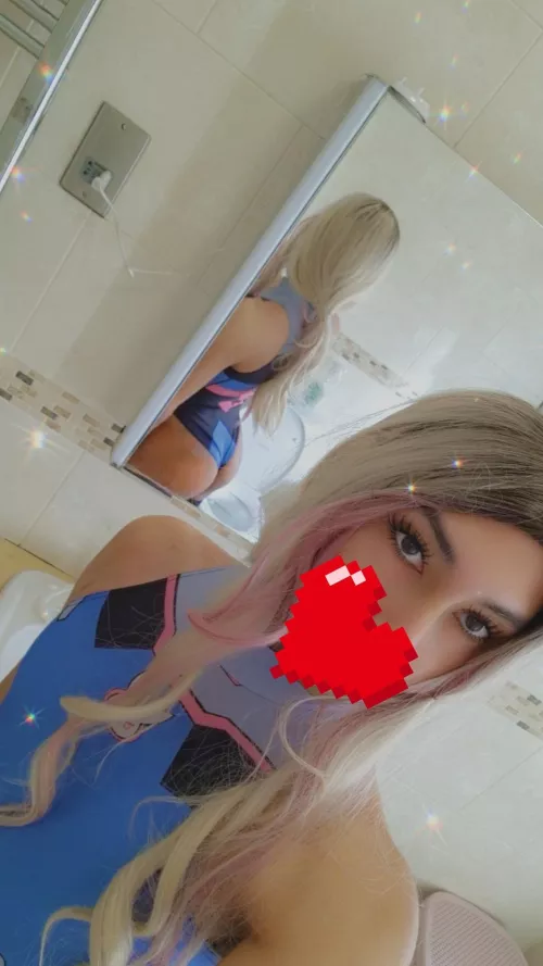 Do you guys like my D.VA cosplay? 🩷💙🖤 by Jezebel_97