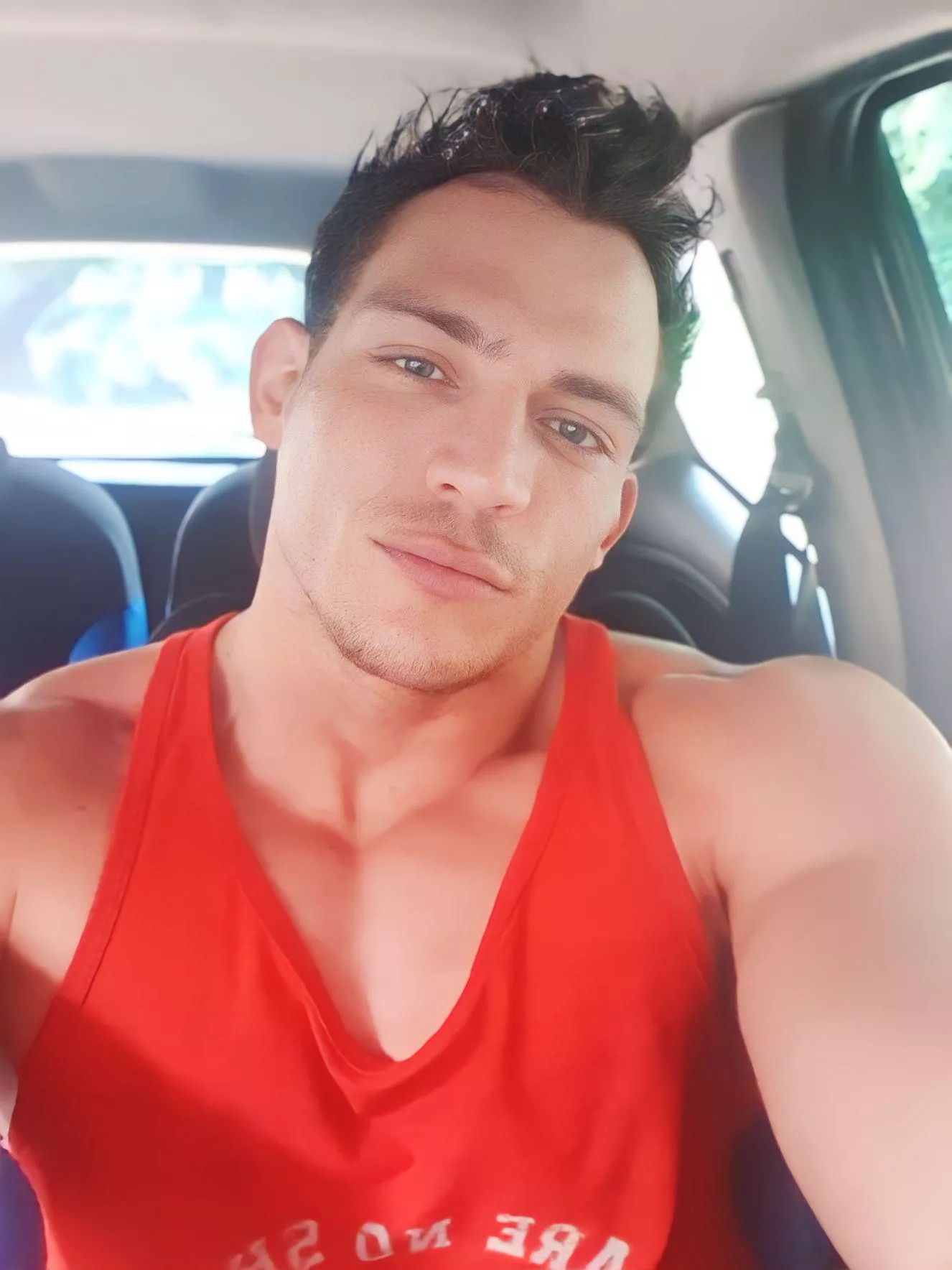 First time posting here, hey everyone👋 posted by Fila4000