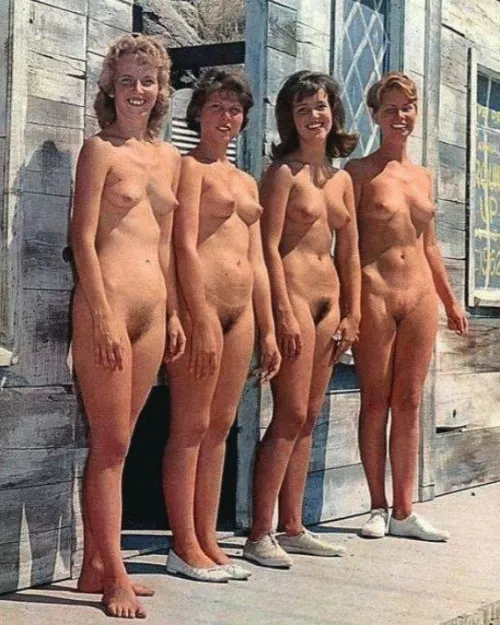 Four Bush gals lined up by ThongPo_007