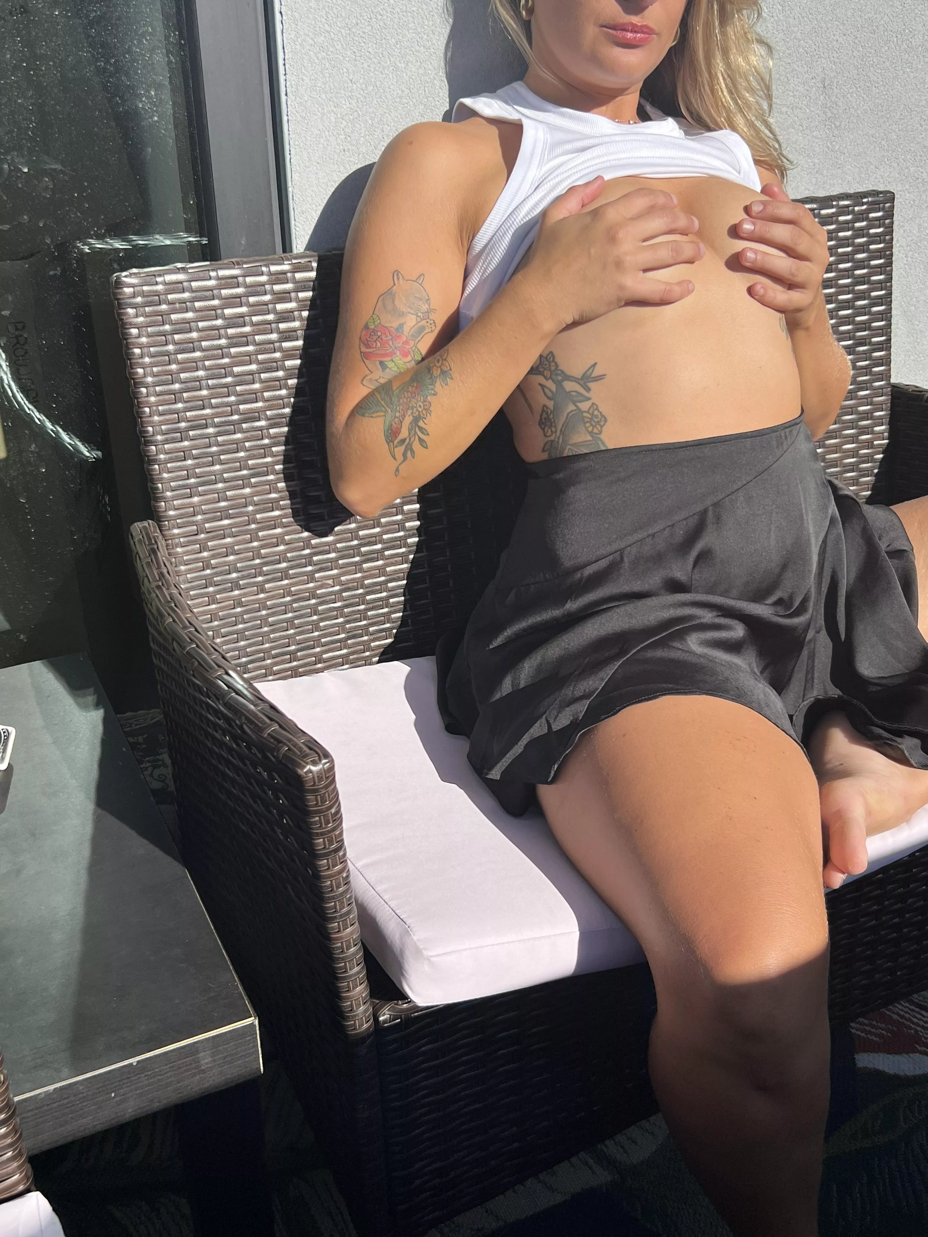 Hand bra for my handfuls 💁🏼‍♀️ posted by Lexii_Raeee