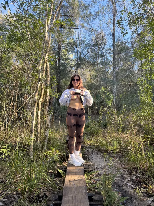 Happy hump day 😊 by elliefawnnn