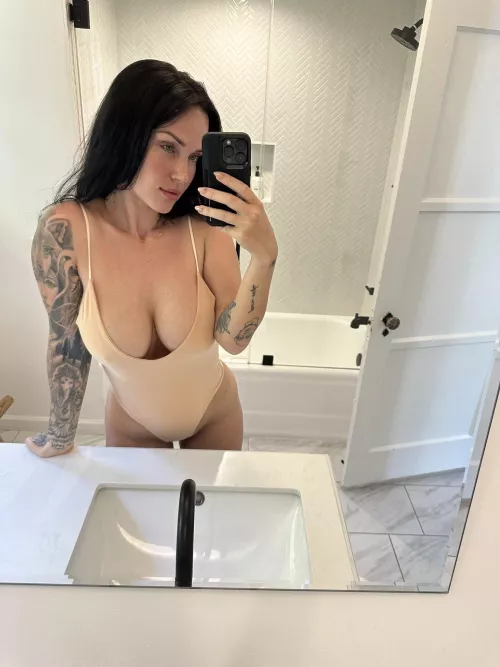 Her boobies should be freed by aaMikhael