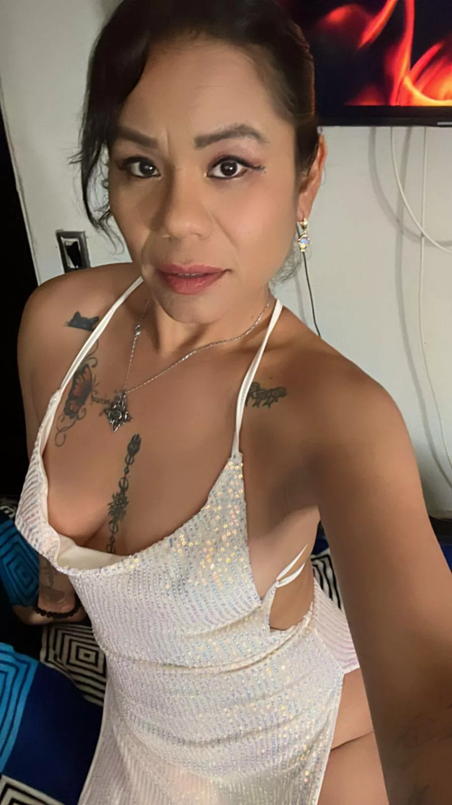 hola posted by labbzuk4