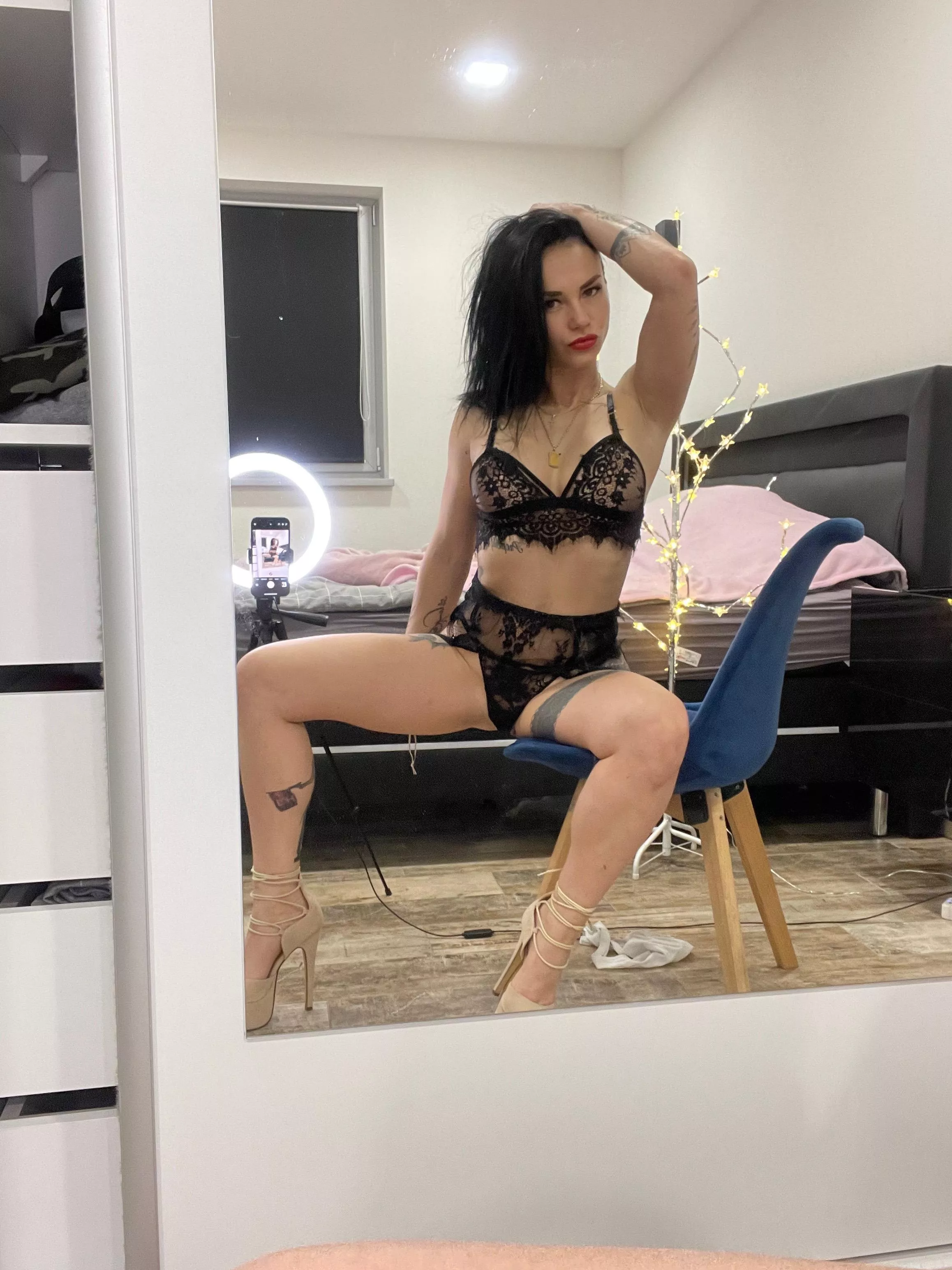 I guess my work out pays off [F] posted by Beautiful-Spare8090