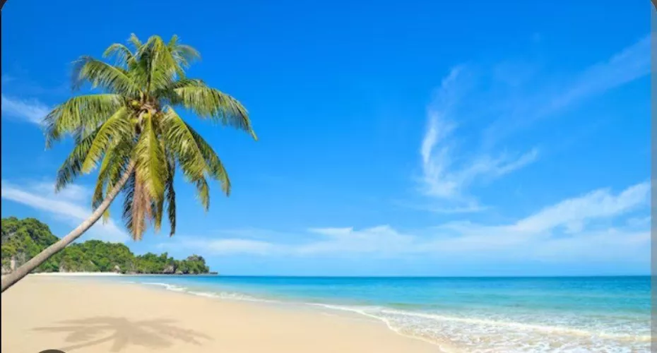 I love the beach... 💋👙🏖️ by sexybrunettehot