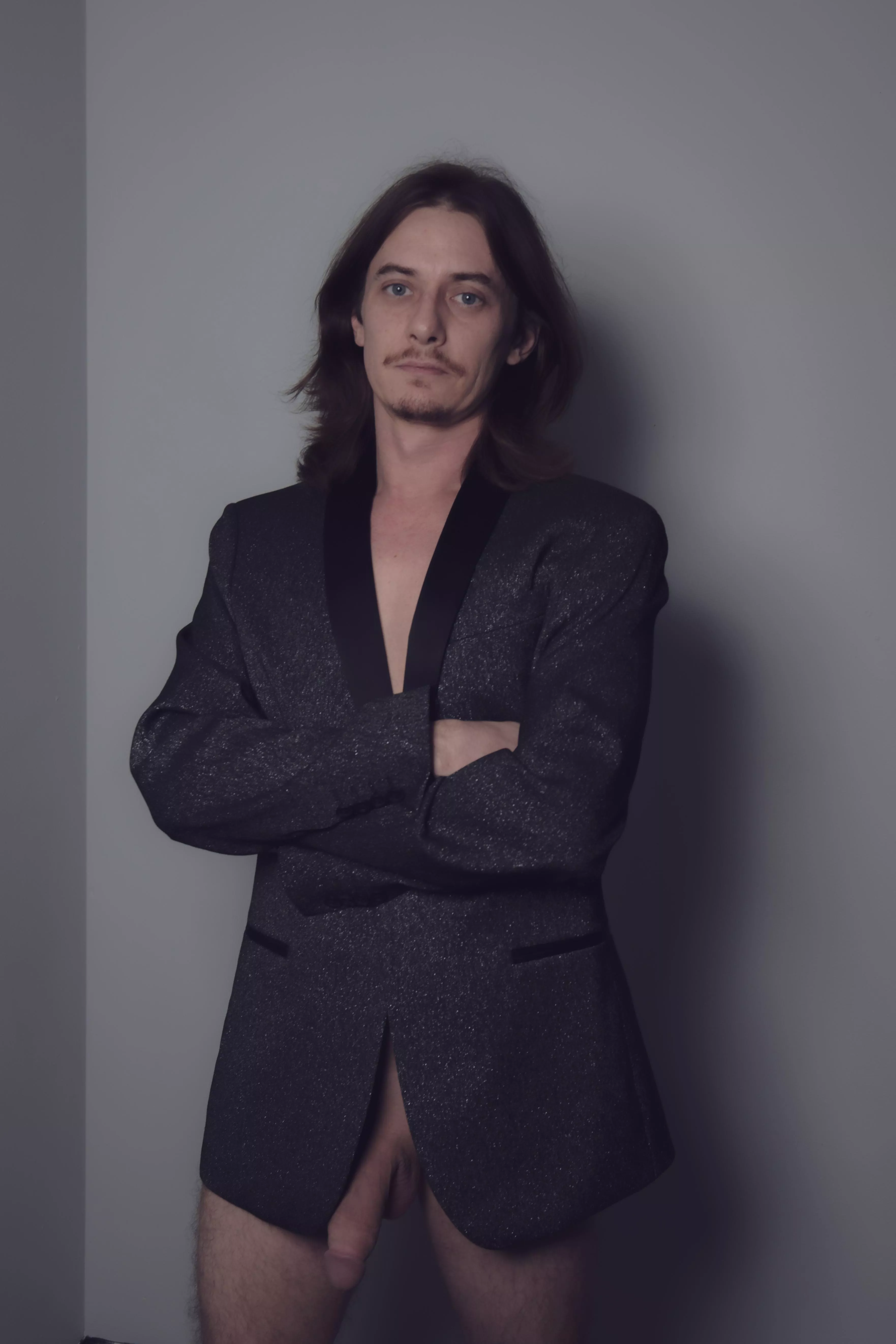 I prefer to not wear a tie. posted by Maximum-Variety-6351