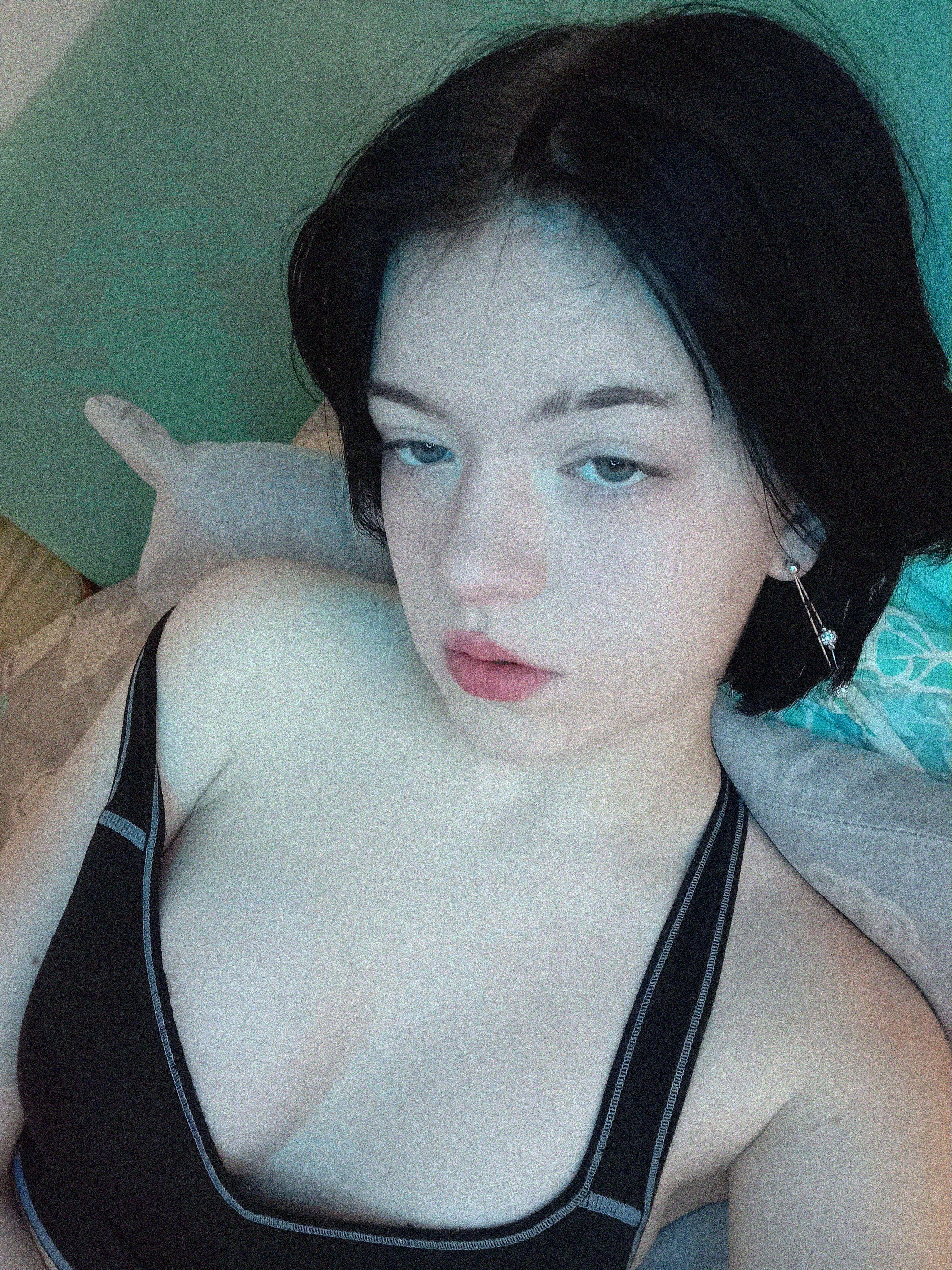 I Wish An Older Man Would Take My Virginity 😈 posted by CurveAcrobatic1279