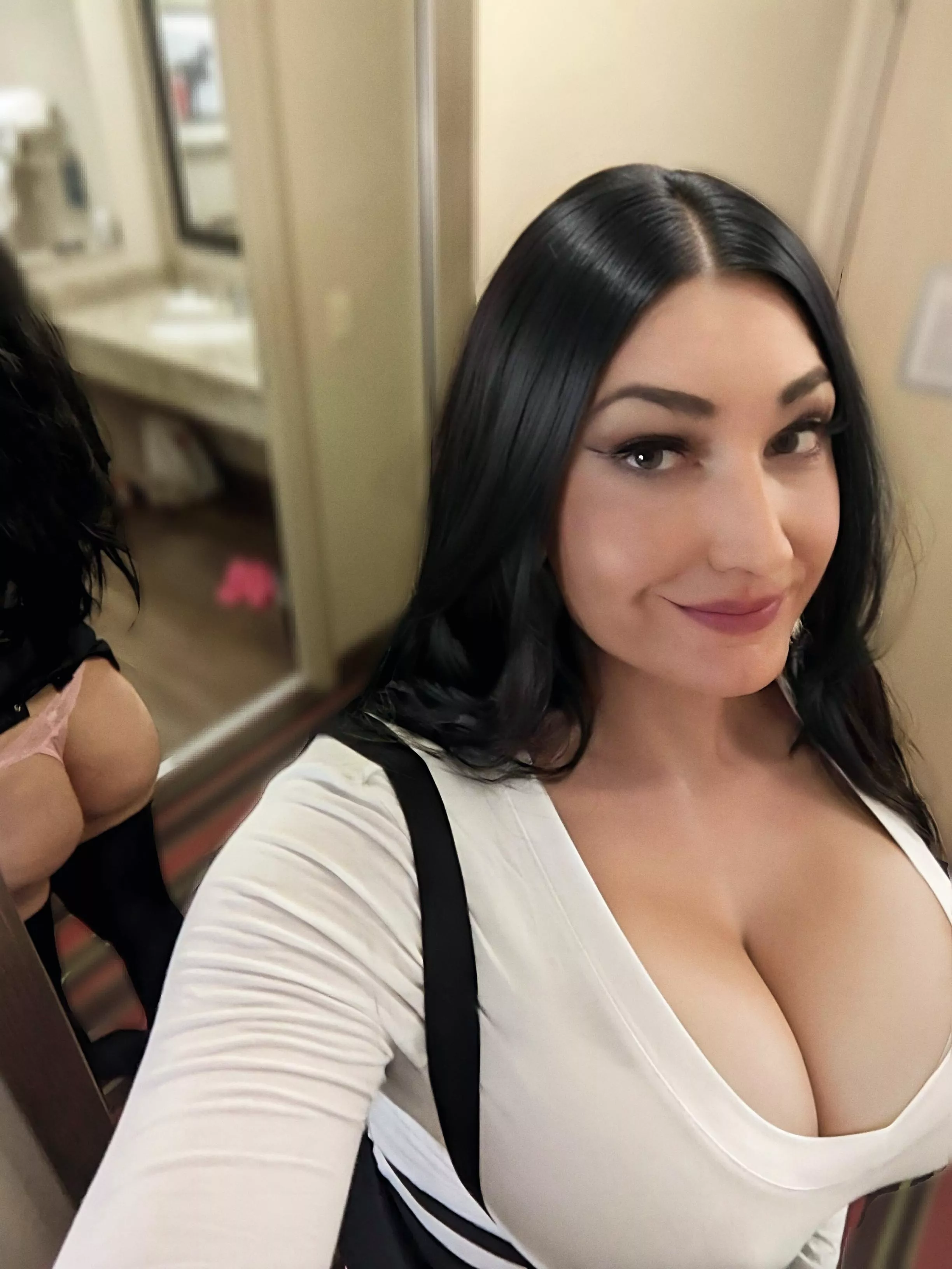 I worked really hard to get this angle just for you. posted by ThighHiBby