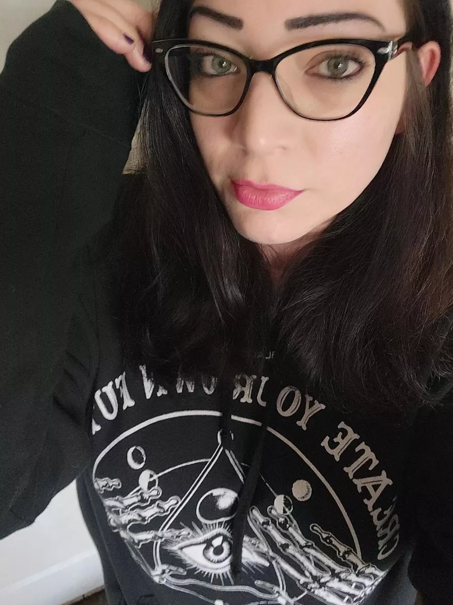 Just a normal goth milf posted by HomelessChipmunk