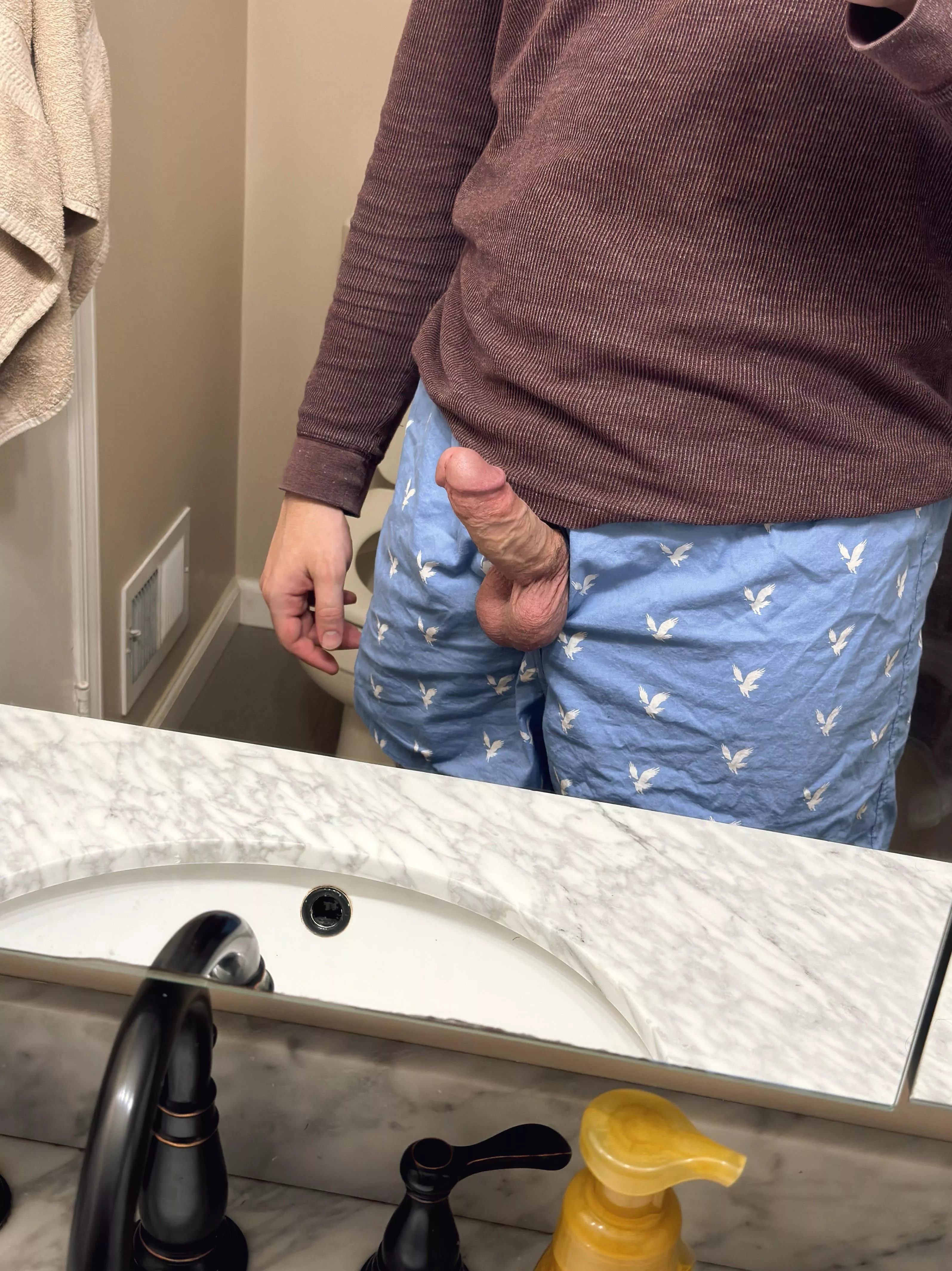 Large nuts 🥜 posted by Treeman51