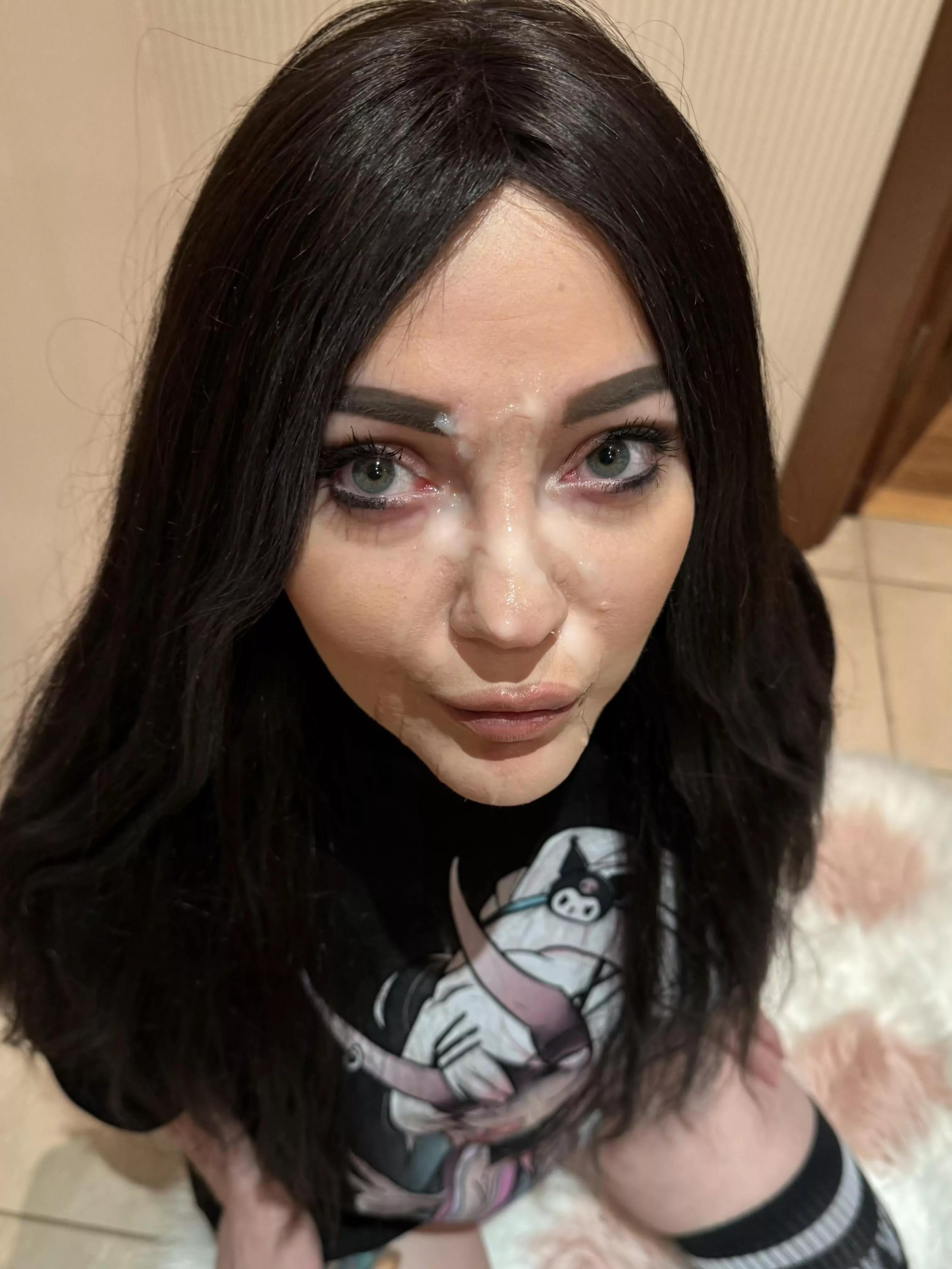Makeup and tears of cum posted by x_piece_of_me